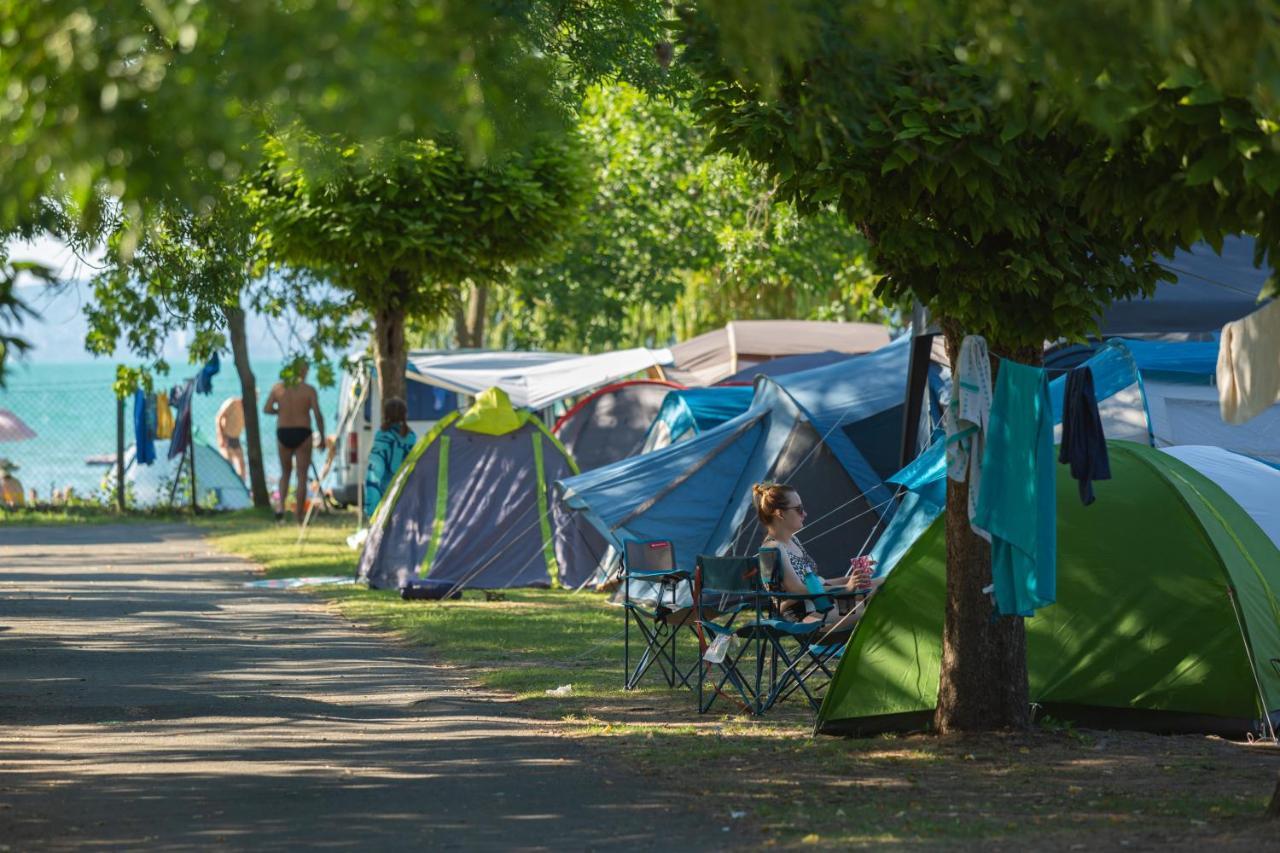 Aranypart Camping & Apartments Siofok Bagian luar foto