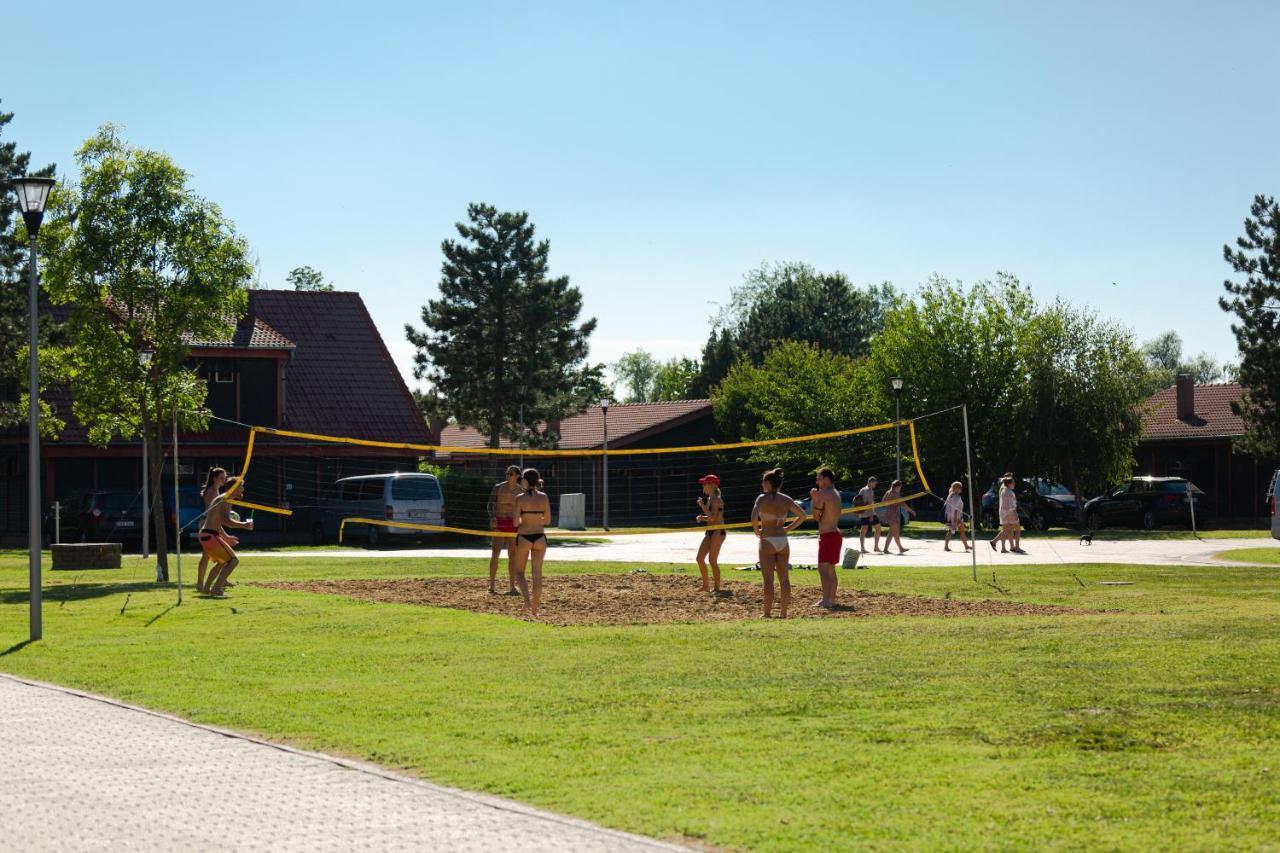 Aranypart Camping & Apartments Siofok Bagian luar foto