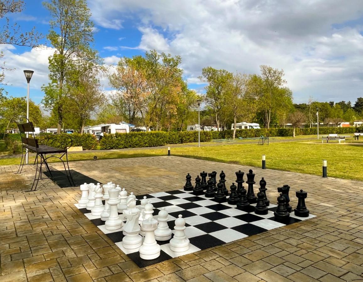 Aranypart Camping & Apartments Siofok Bagian luar foto