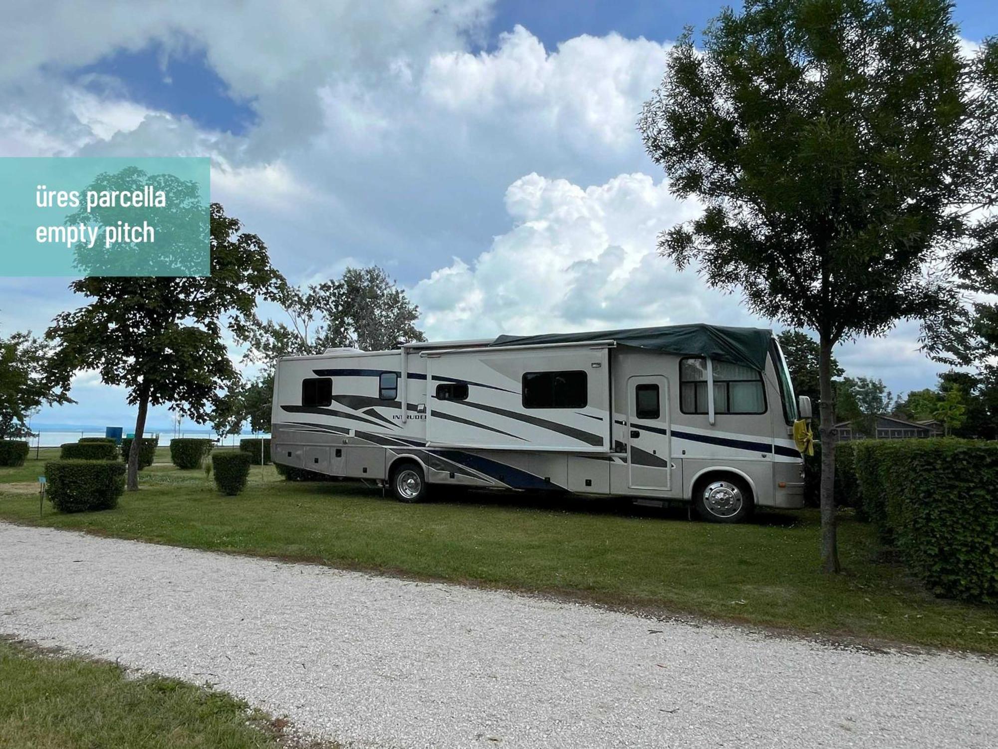 Aranypart Camping & Apartments Siofok Bagian luar foto