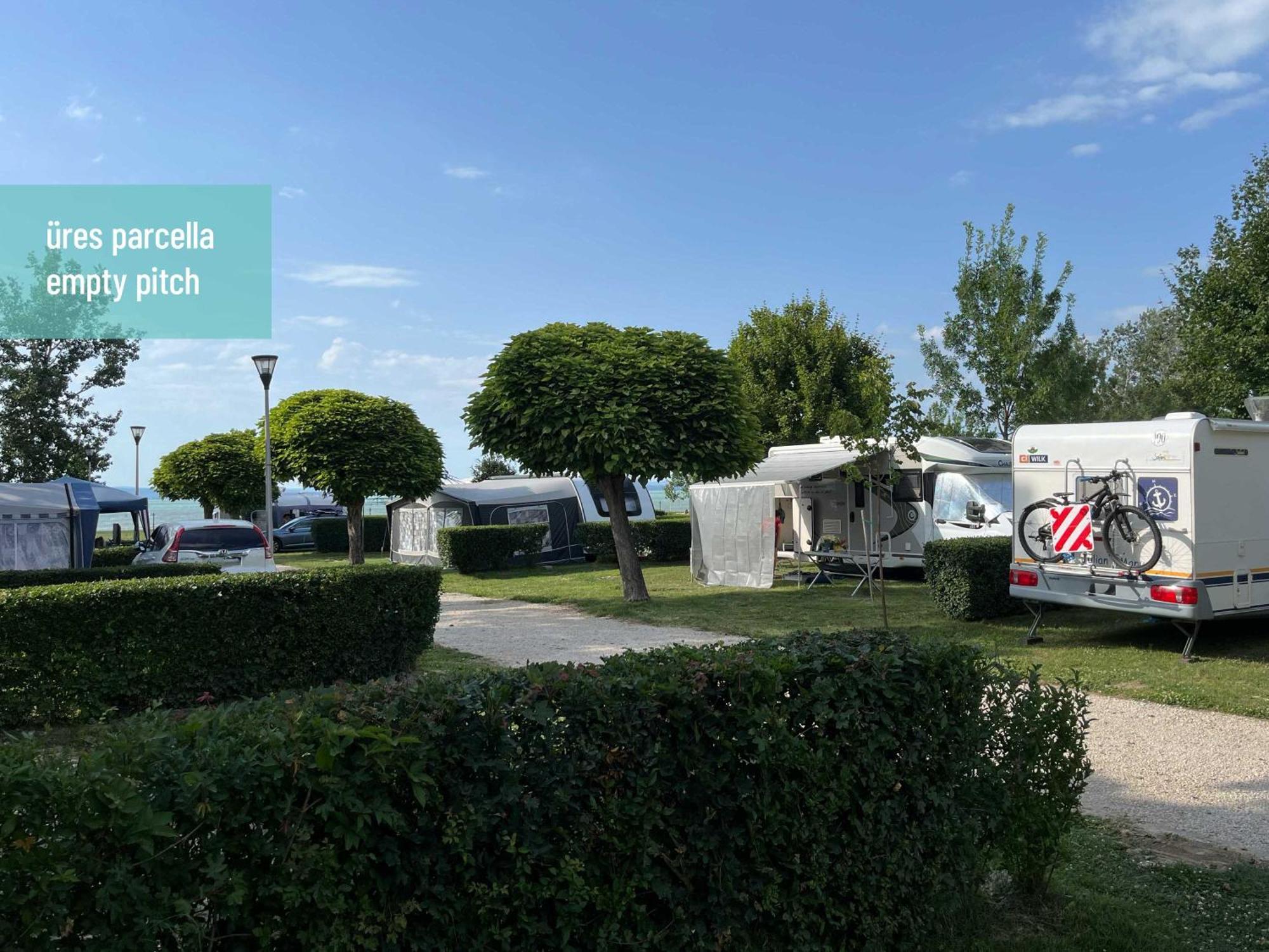 Aranypart Camping & Apartments Siofok Bagian luar foto
