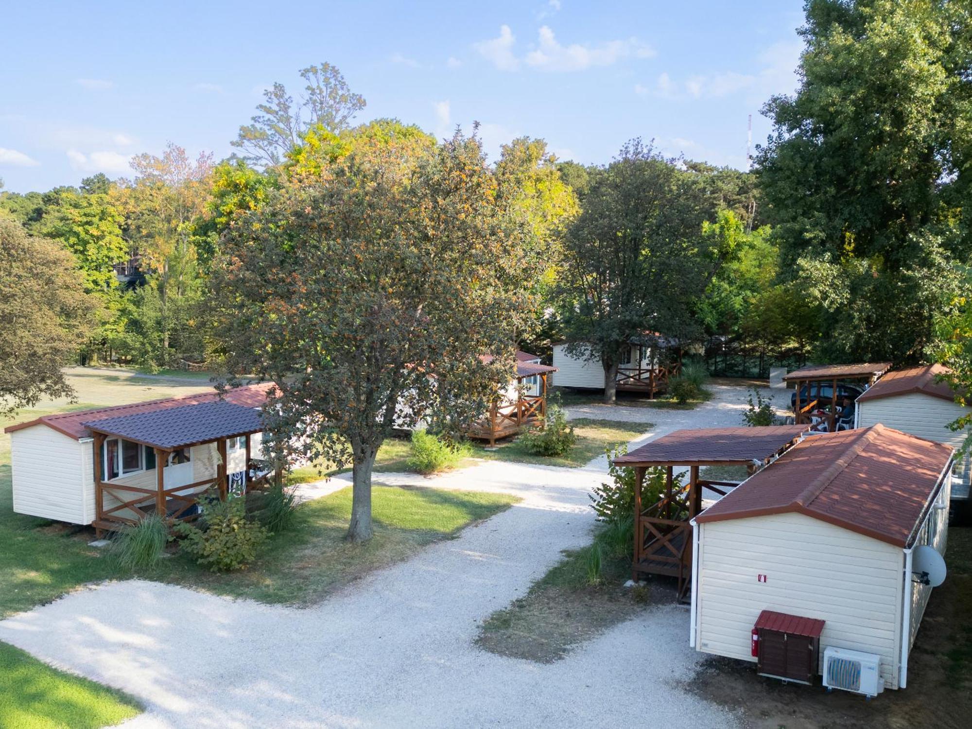 Aranypart Camping & Apartments Siofok Bagian luar foto